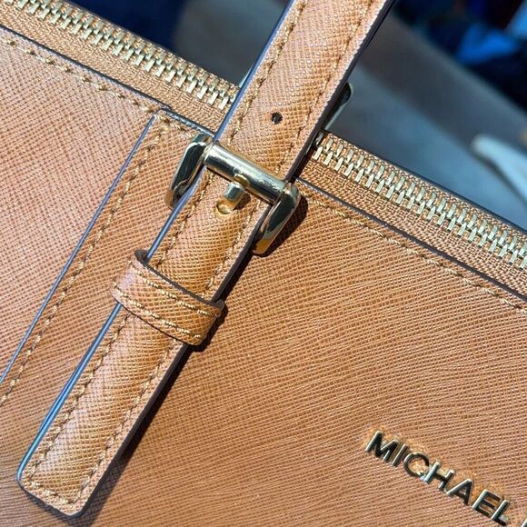 Michael Kors Womens Jet Set Zip Saffiano Leather Tote Shoulder Bag Brown Medium - Picture 7 of 12